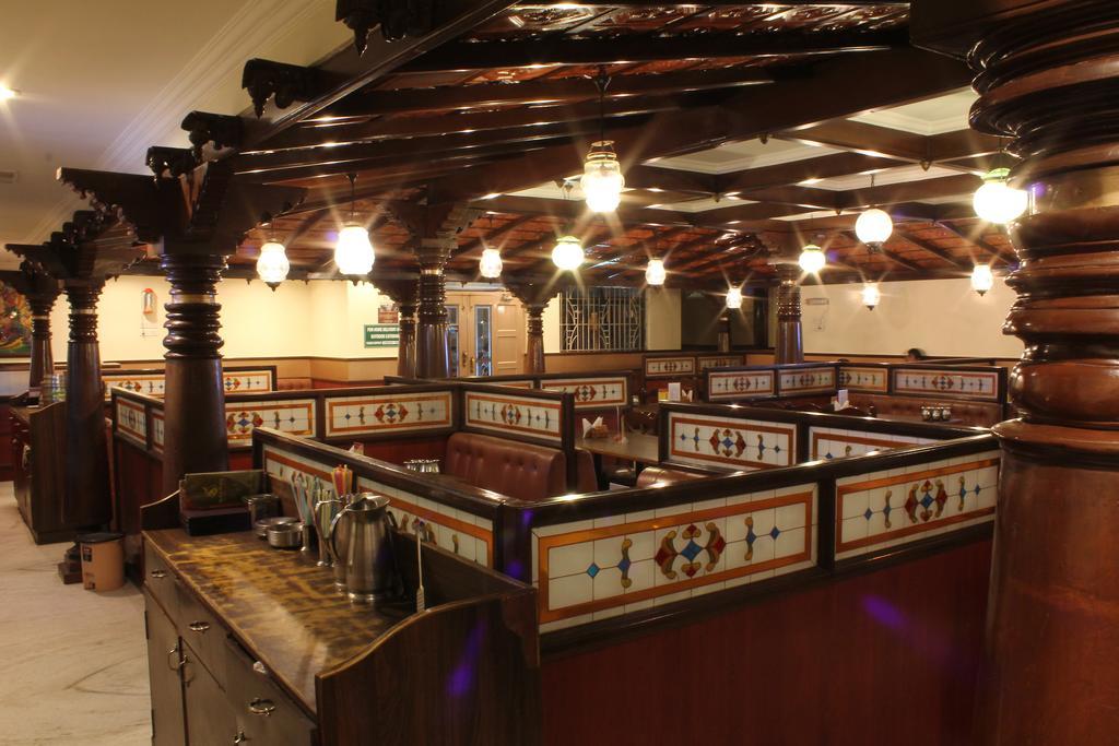 Hotel Emerald Park Chennai Exterior foto