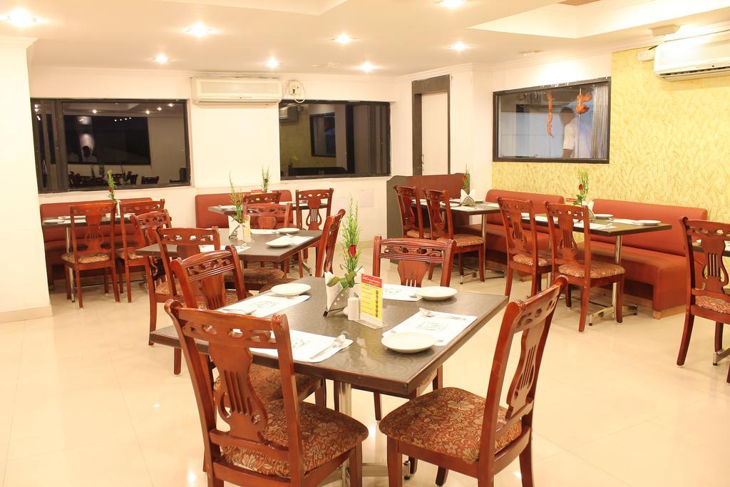 Hotel Emerald Park Chennai Exterior foto