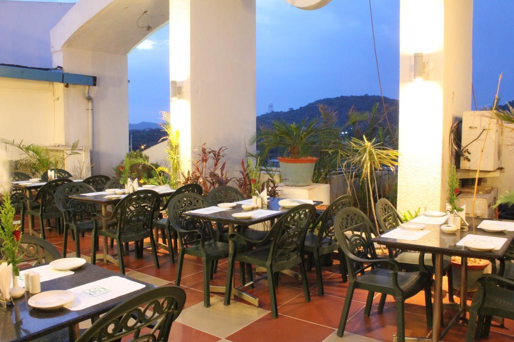 Hotel Emerald Park Chennai Exterior foto